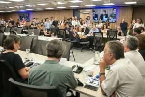 06int-argentina-milei-crypto-fqgc-superJumbo