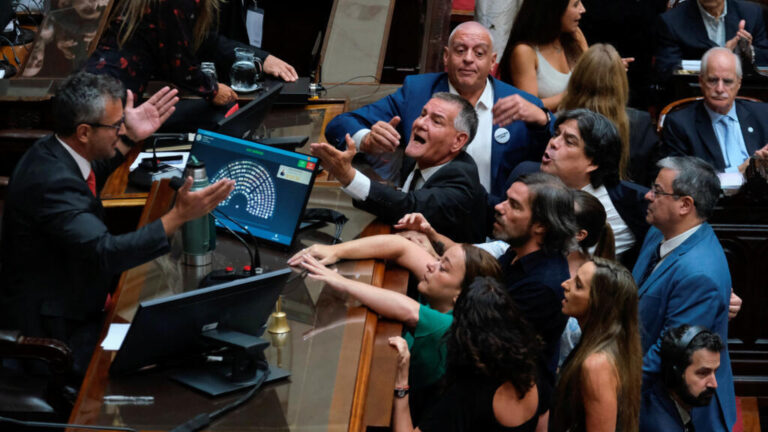 2026-02-19T175411Z-1993501849-RC25PJAGWG8K-RTRMADP-3-ARGENTINA-POLITICS-LABOR-REFORM