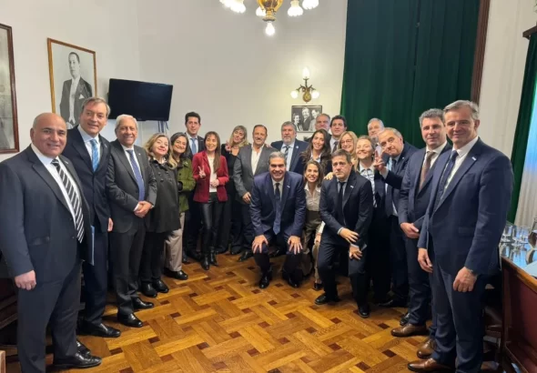 Senadores-1200x900