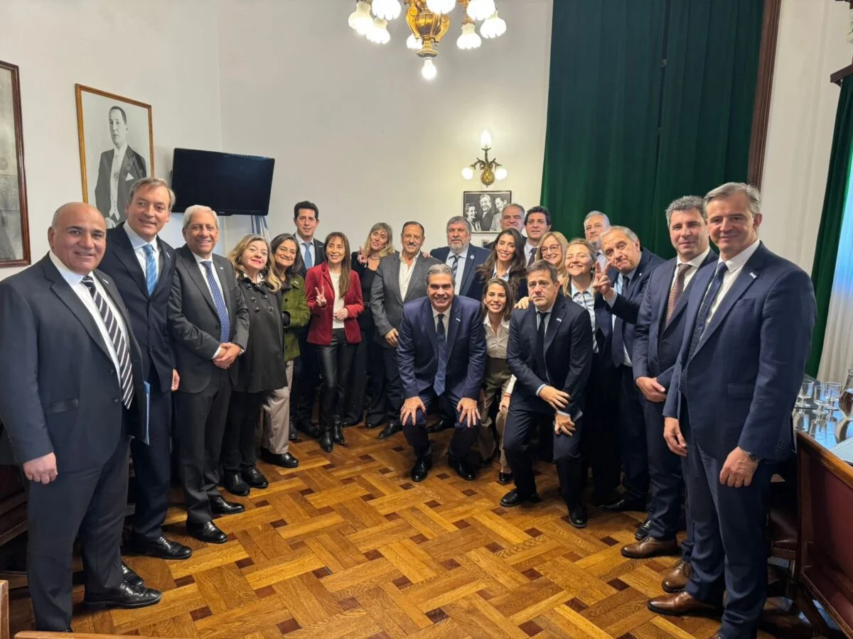 Senadores-1200x900